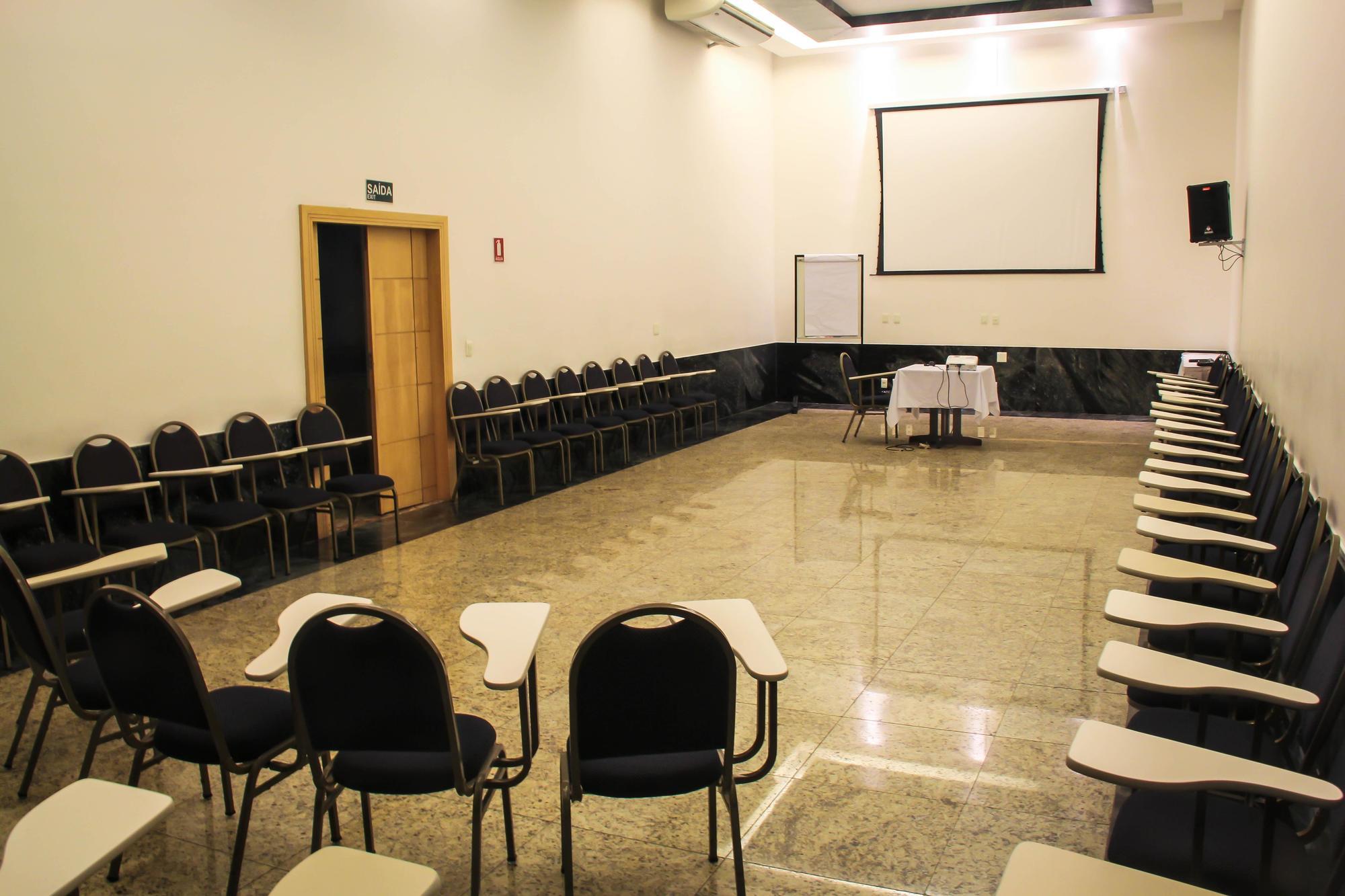 Hotel Atlantico Tower ริโอเดจาเนโร ภายนอก รูปภาพ A meeting room