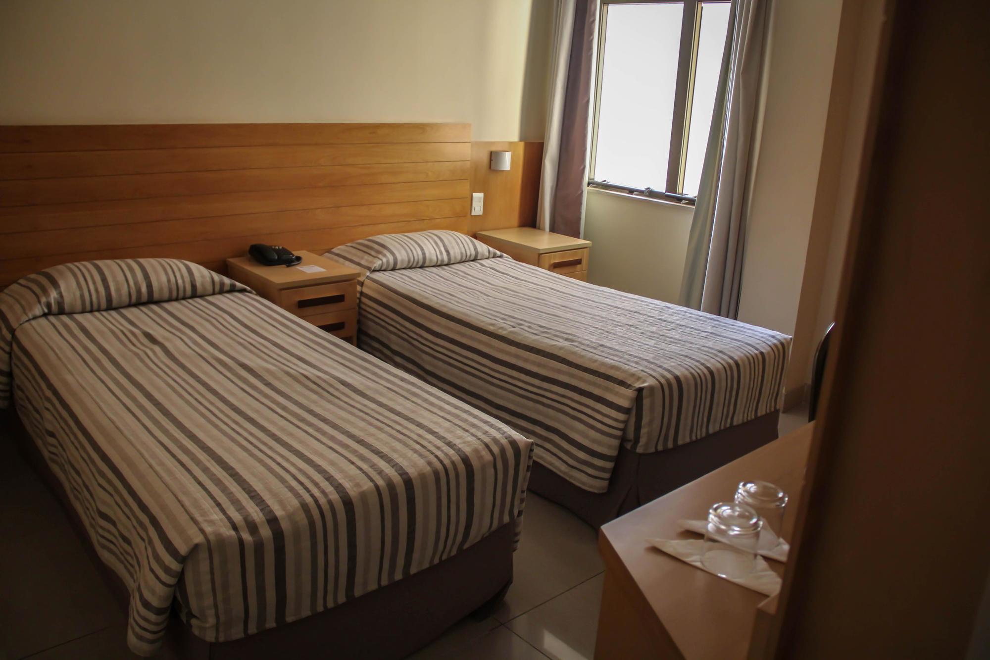 Hotel Atlantico Tower ริโอเดจาเนโร ภายนอก รูปภาพ Two beds in a hotel room