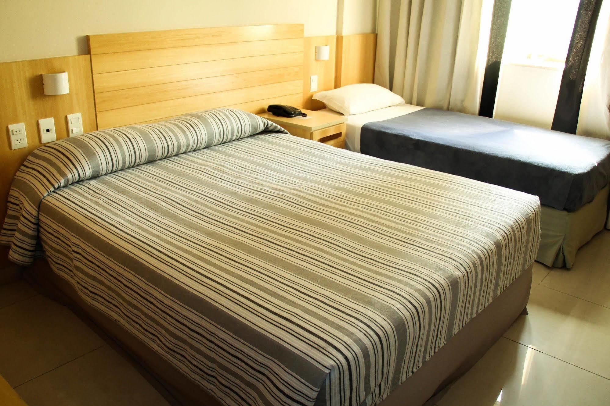 Hotel Atlantico Tower ริโอเดจาเนโร ภายนอก รูปภาพ A single room in a hotel in Belgrade, Serbia.
